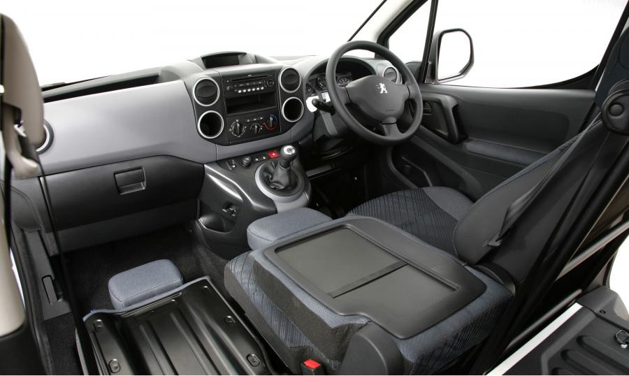  Peugeot Partner 2008 года  (фото 10 из 54)
